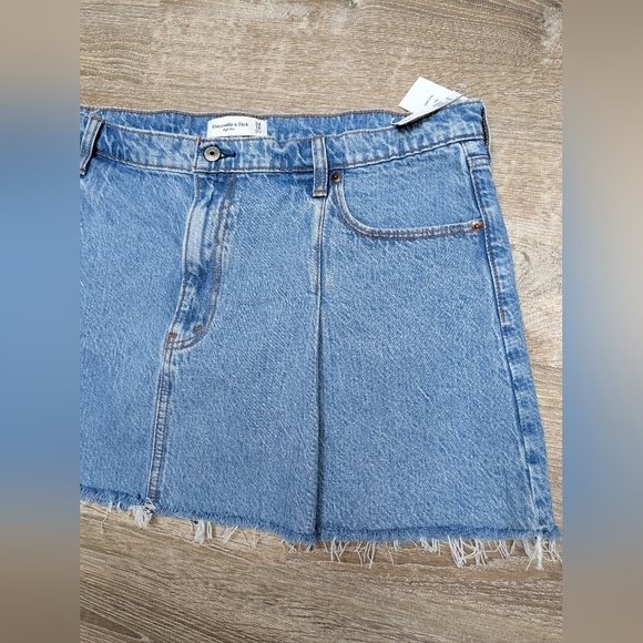 NWT Abercrombie & Fitch High Rise A-Line Jean Mini Skirt Size 18, 34 Waist - Picture 5 of 11